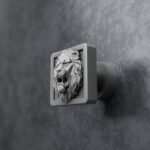 Palazzo Square, Roaring Lion, S, Satin Aluminum