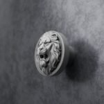 Rond Classica Lion Rugissant Aluminium Satiné - Holdon Paris