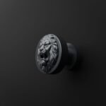 Classica Round, Roaring Lion, S, Titanium Gray