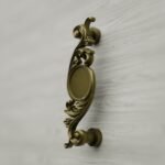Classica Arabesque, M, Satin Brass