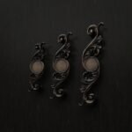Classica Arabesque, M, Antique Bronze, size comparison