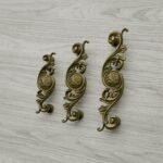 Classica Arabesque, Scrollwork, M, Satin Brass, size comparison