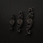 Classica Arabesque, Rosette, M, Antique Bronze, size comparison