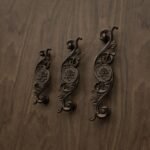 Classica Arabesque, Rosette, M, Matte Bronze, size comparison