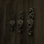 Classica Arabesque, Rosette, M, Antique Brass, size comparison