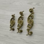 Classica Arabesque, Rosette, M, Satin Brass, size comparison