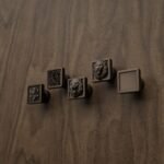 Comparaison des motifs — poignée de meuble Carré Palazzo Bronze Mat S — Holdon Paris