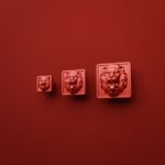 Comparaison des tailles — poignée de meuble Carré Palazzo Lion Rugissant Candy Red — Holdon Paris