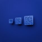 Comparaison des tailles — poignée de meuble Carré Palazzo Rinceaux Bleu Electrique — Holdon Paris