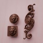 Comparaison des silhouettes — poignée de meuble Lion Endormi Cuivre Satiné L — Holdon Paris