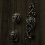 Comparaison des silhouettes — poignée de meuble Lion Endormi Laiton Ancien L — Holdon Paris