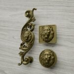 Comparaison des silhouettes — poignée de meuble Lion Endormi Laiton Satiné L — Holdon Paris