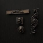 Comparaison des silhouettes — poignée de meuble Lion Rugissant Bronze Ancien L — Holdon Paris
