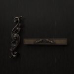 Comparaison des silhouettes — poignée de meuble Lion Rugissant Bronze Ancien XL — Holdon Paris