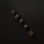 Comparaison des motifs — poignée de meuble Rond Classica Bronze Ancien L — Holdon Paris
