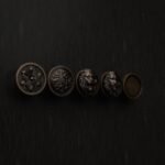 Comparaison des motifs — poignée de meuble Rond Classica Bronze Ancien M — Holdon Paris