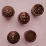 Comparaison des motifs — poignée de meuble Rond Classica Cuivre Satiné S — Holdon Paris
