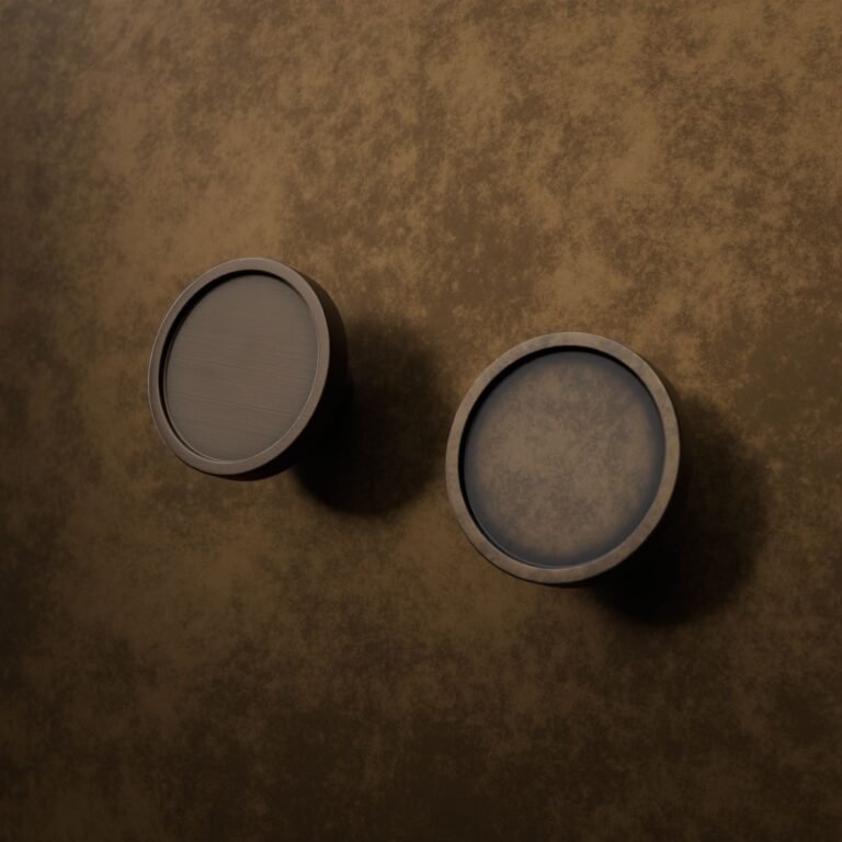Classica Round, M, Antique Bronze, finish comparison