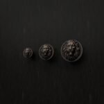 Classica Round, Sleeping Lion, S, Antique Bronze, size comparison