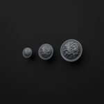 Comparaison des tailles — poignée de meuble Rond Classica Rinceaux Gris Titane — Holdon Paris