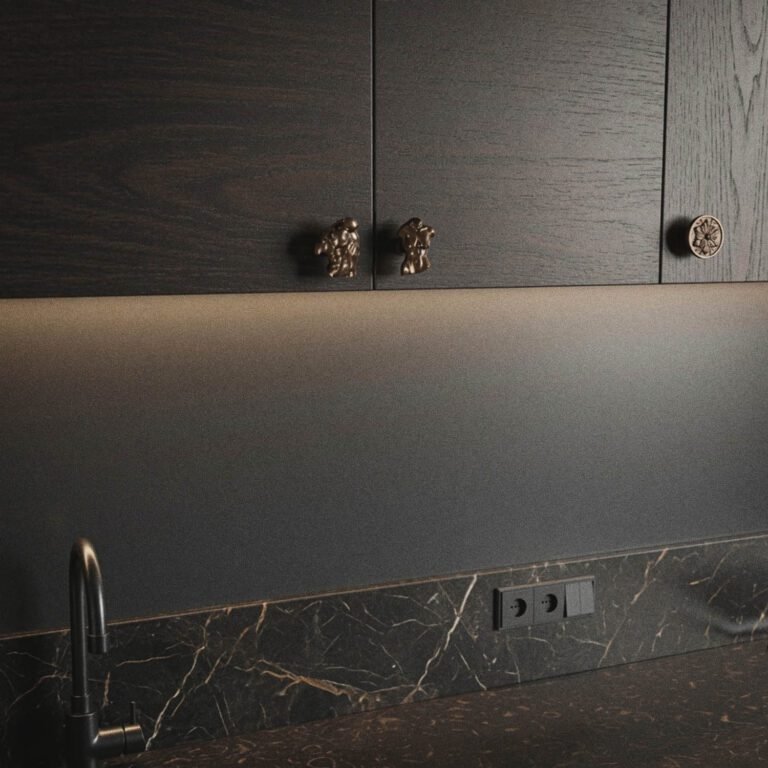 Florentine Torso, S, Matte Bronze, in situ