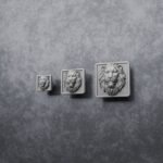 Comparaison des tailles — poignée de meuble Carré Palazzo Lion Endormi Aluminium Satiné — Holdon Paris