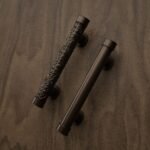 Comparaison des motifs — poignée de meuble Colonne Florentine Bronze Mat S — Holdon Paris