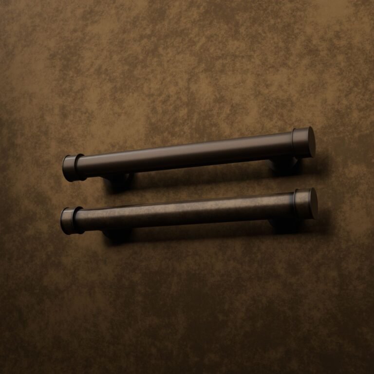 Comparaison des finitions — poignée de meuble Colonne Florentine Essentiel Bronze M — Holdon Paris