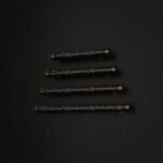 Comparaison des tailles — poignée de meuble Colonne Florentine Rinceaux Bronze Ancien — Holdon Paris