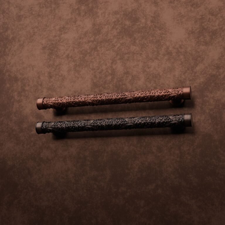 Comparaison des finitions — poignée de meuble Colonne Florentine Rinceaux Cuivre XL — Holdon Paris