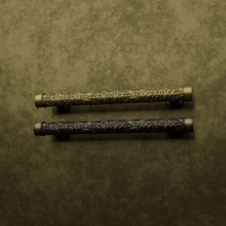 Comparaison des finitions — poignée de meuble Colonne Florentine Rinceaux Laiton L — Holdon Paris