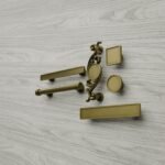 Comparaison des silhouettes — poignée de meuble Essentiel Laiton Satiné M — Holdon Paris