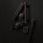 Comparaison des silhouettes — poignée de meuble Rinceaux Bronze Ancien M — Holdon Paris