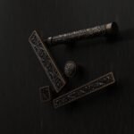 Comparaison des silhouettes — poignée de meuble Rinceaux Bronze Ancien S — Holdon Paris