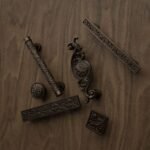 Comparaison des silhouettes — poignée de meuble Rinceaux Bronze Mat M — Holdon Paris