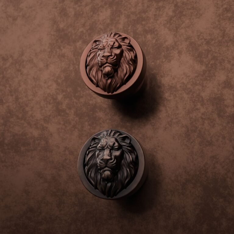 Classica Round, Sleeping Lion, S, Antique Copper, finish comparison