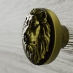 Vidéo — Rond Classica — Lion Endormi — M — Laiton Satiné