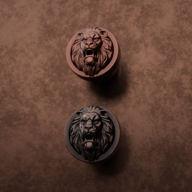 Classica Round, Roaring Lion, S, Antique Copper, finish comparison
