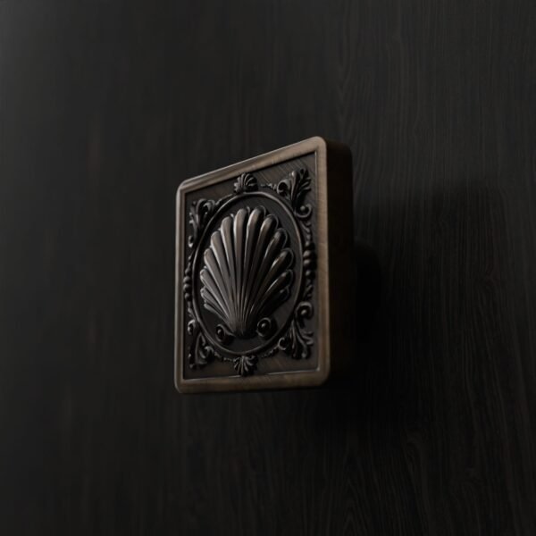 Palazzo Quadrat, Muschel, M, Bronze Antik
