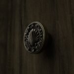Rond Classica Coquillage Laiton Ancien - Holdon Paris