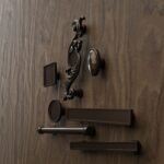 Comparaison des silhouettes — poignée de meuble Essentiel Bronze Mat L — Holdon Paris