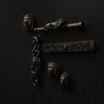 Comparaison des silhouettes — poignée de meuble Lion Endormi Bronze Ancien L — Holdon Paris