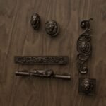 Comparaison des silhouettes — poignée de meuble Lion Endormi Bronze Mat L — Holdon Paris