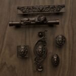 Classica Arabesque, Sleeping Lion, M, Matte Bronze, silhouette comparison