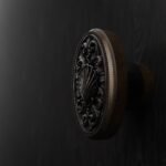 Florentine Medallion, Seashell, S, Antique Bronze, video