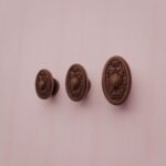 Florentine Medallion, Seashell, S, Satin Copper, size comparison