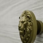 Vidéo — Médaillon Florentin — Lion Endormi — S — Laiton Satiné