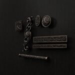 Comparaison des silhouettes — poignée de meuble Rinceaux Bronze Ancien L — Holdon Paris