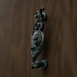 Classica Arabesque, Roaring Lion, M, Verdigris Bronze