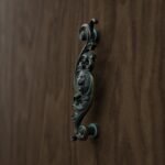 Classica Arabesque, Roaring Lion, M, Verdigris Bronze, video